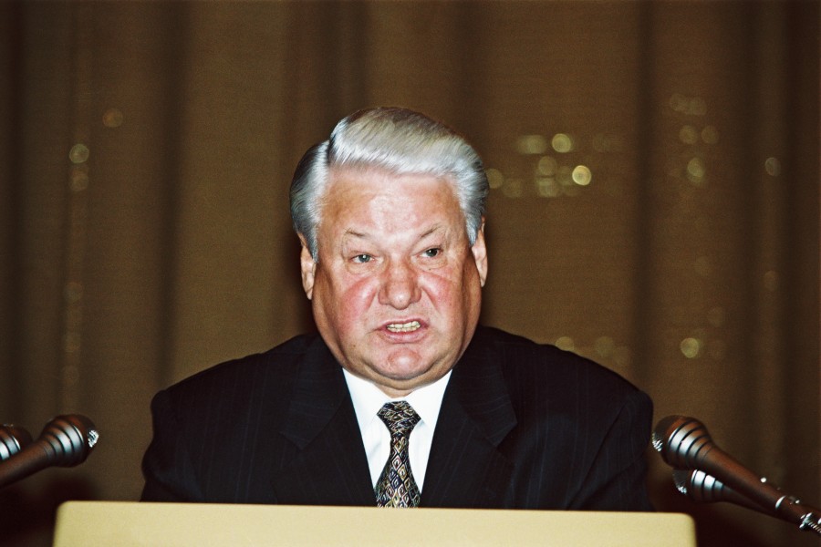 Б н ельцин стал в. Ельцин 1999.