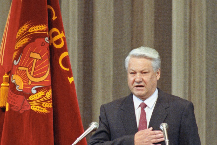 Первый президент России Борис Николаевич Ельцин принимает присягу (1991) - Ельцин Центр