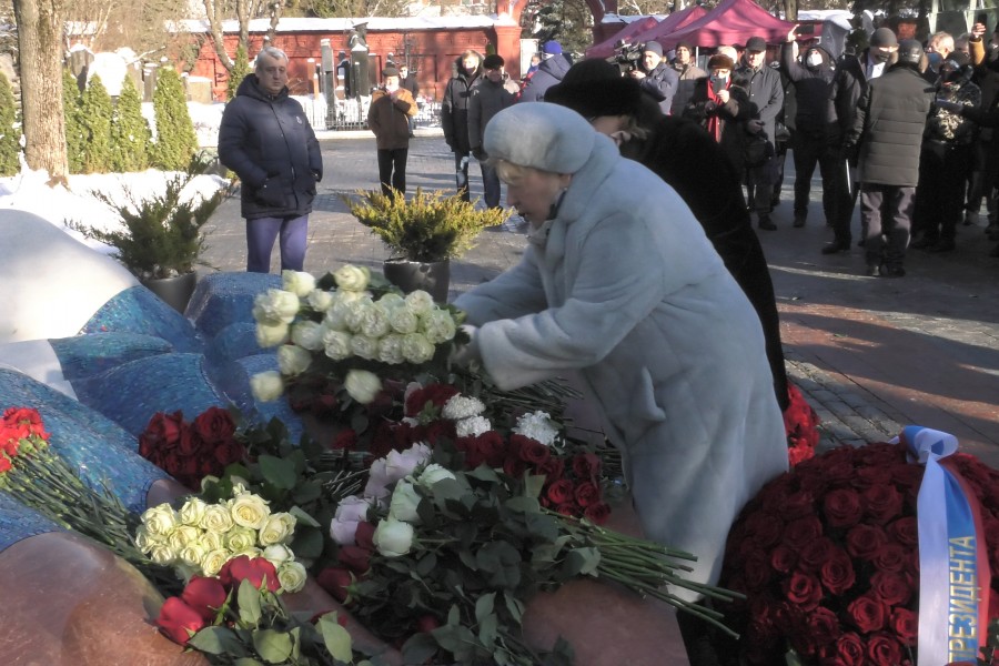 Ельцин борис николаевич могила фото