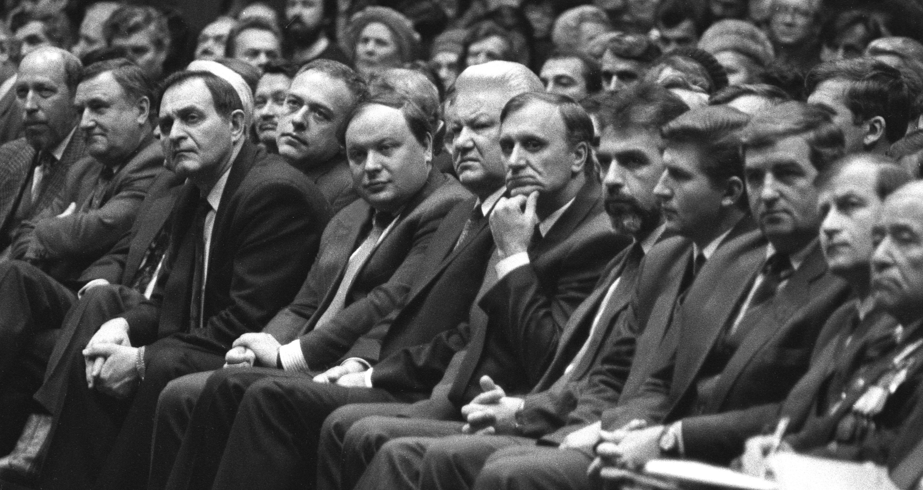 Первое правительство советской россии. 1992 Ельцин правительство. Правительство Егора Гайдара 1992 год. Правительство Ельцина - Гайдара.